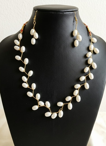Moti ZigZag Necklace