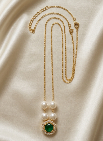 Green Stone Pearl Necklace with earrings